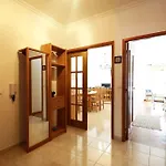 Aleluia's شقة